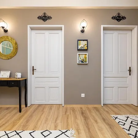 Guest house Kapana On Pedestrian Street With Parking Included *